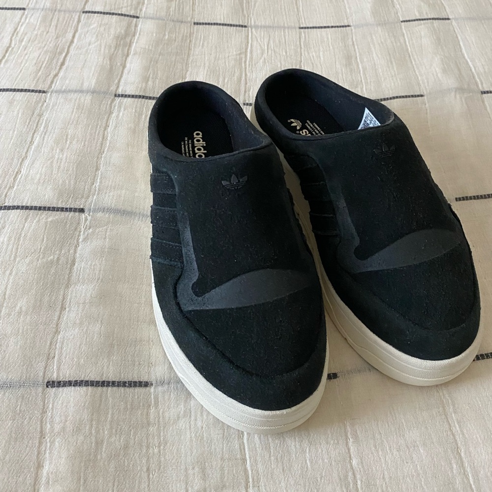 Adidas rivalry mule, size 6.5